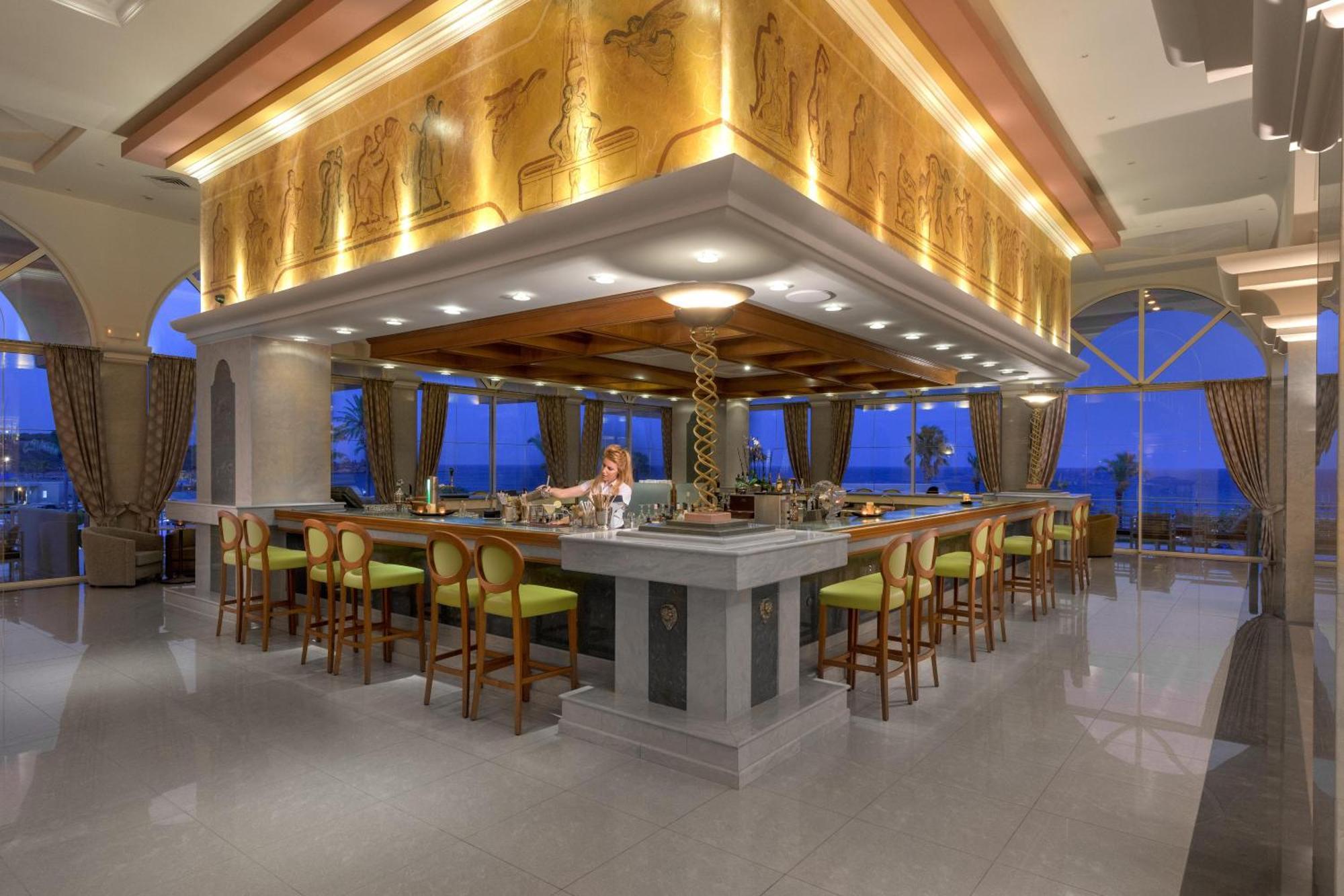 Rodos Palladium Leisure & Wellness Kallithéa Exterior foto The bar at the hotel
