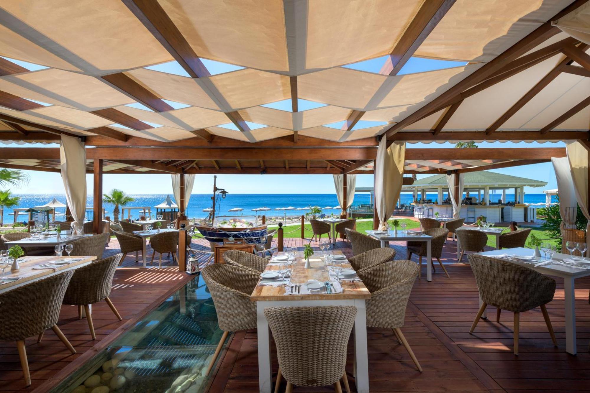 Rodos Palladium Leisure & Wellness Kallithéa Exterior foto The restaurant at the hotel