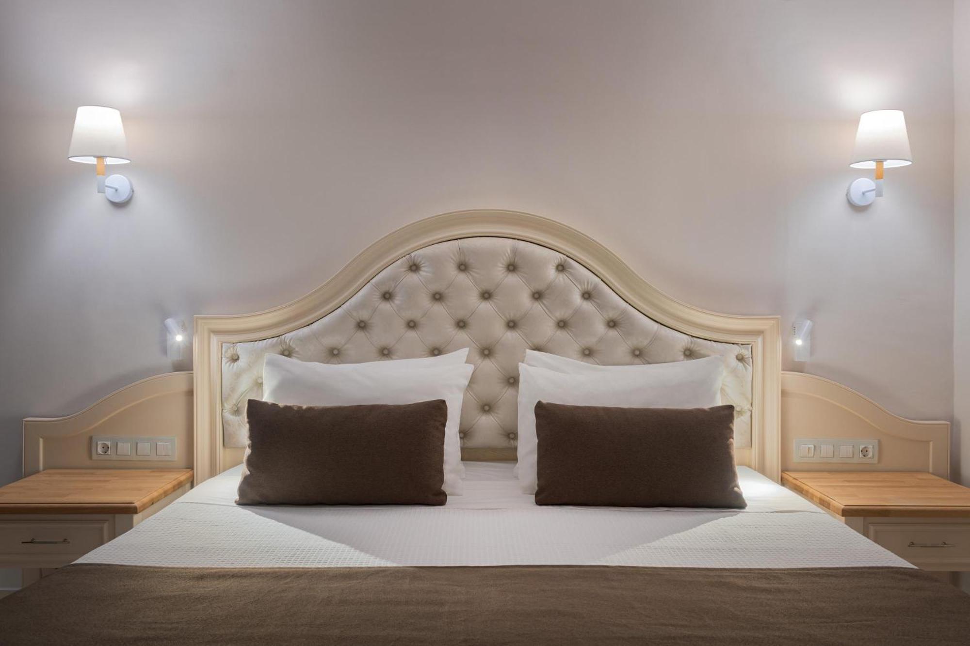 Rodos Palladium Leisure & Wellness Kallithéa Exterior foto A bed with a headboard