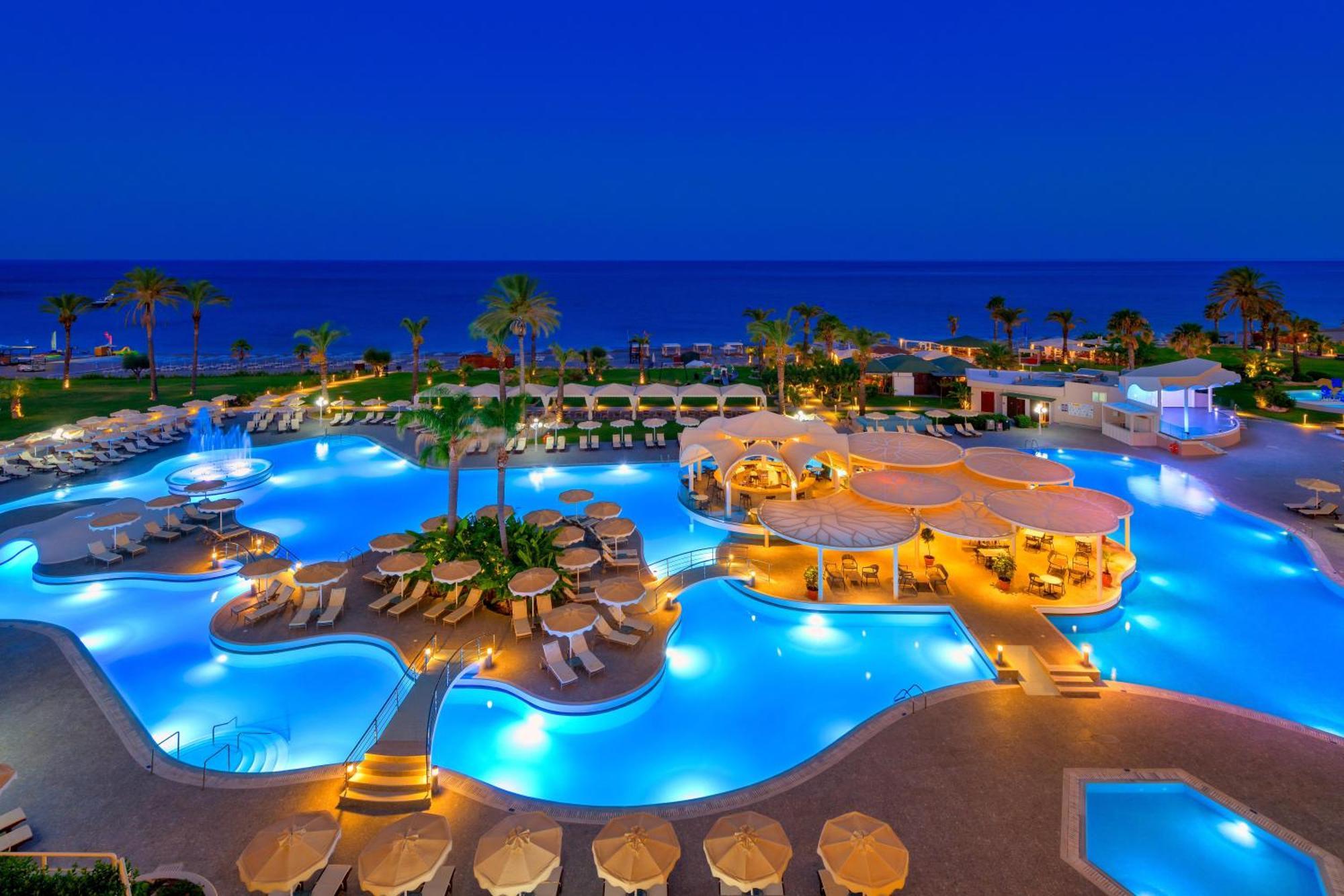 Rodos Palladium Leisure & Wellness Kallithéa Exterior foto The resort at night