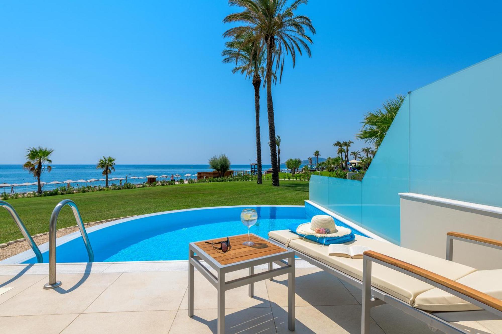 Rodos Palladium Leisure & Wellness Kallithéa Exterior foto A private pool at a hotel
